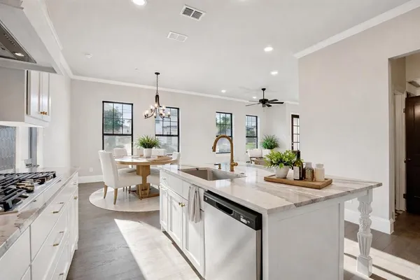 $627,000 | 305 Sunset Lane, Unit 101, Fort Worth, TX 76114