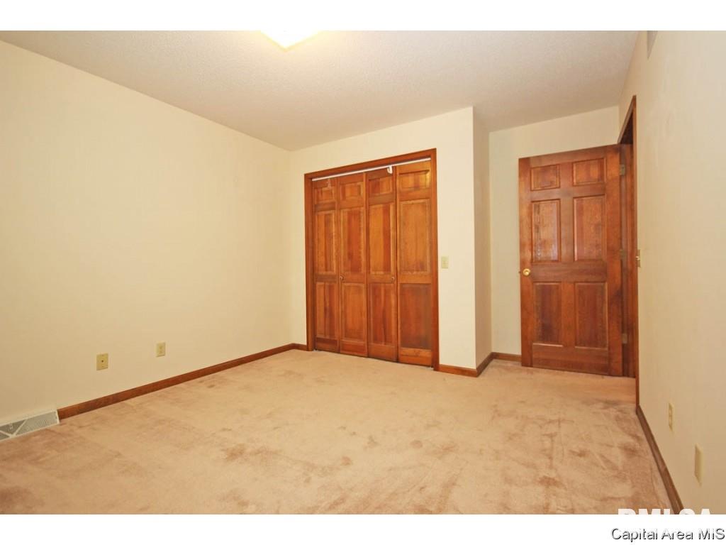 3052 Cascade Drive Springfield, IL 62704 - Photo 19 of 28 Gallery Image 19