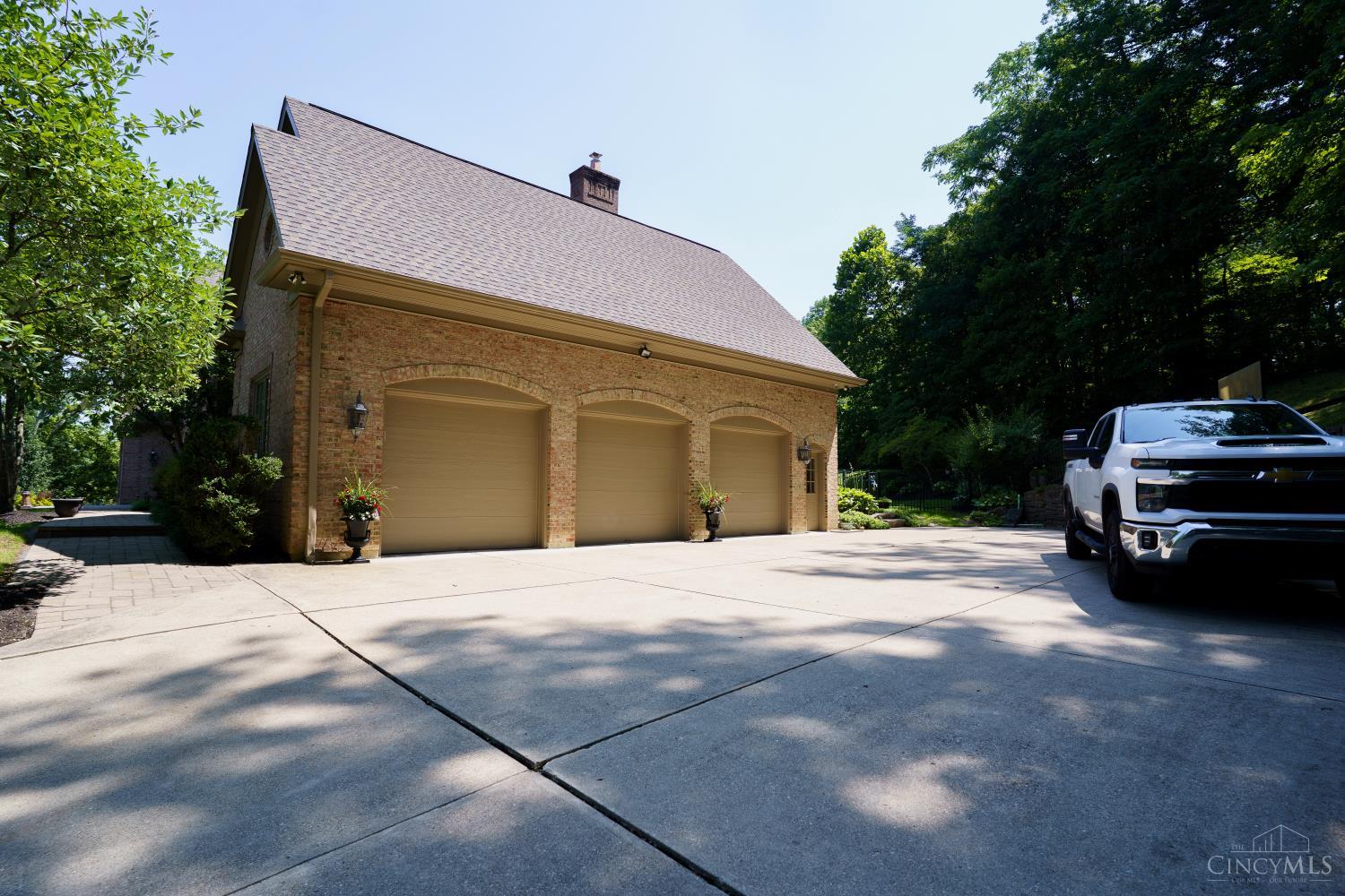 7335 Five Mile Road Cincinnati, OH 45255 - Photo 6 of 69