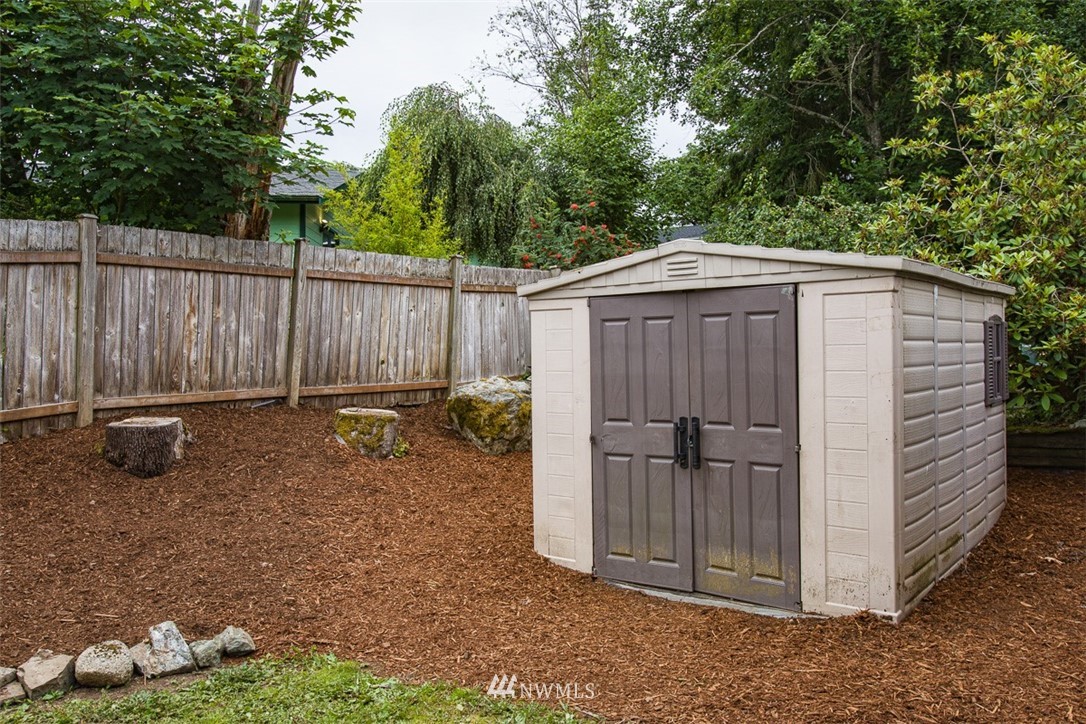 3776 Magrath Road Bellingham, WA 98226 - Photo 23 of 23 a front view of a house with garden