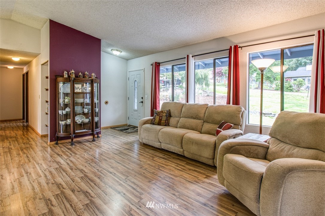 3776 Magrath Road Bellingham, WA 98226 - Photo 5 of 23 a living room with furniture and a window