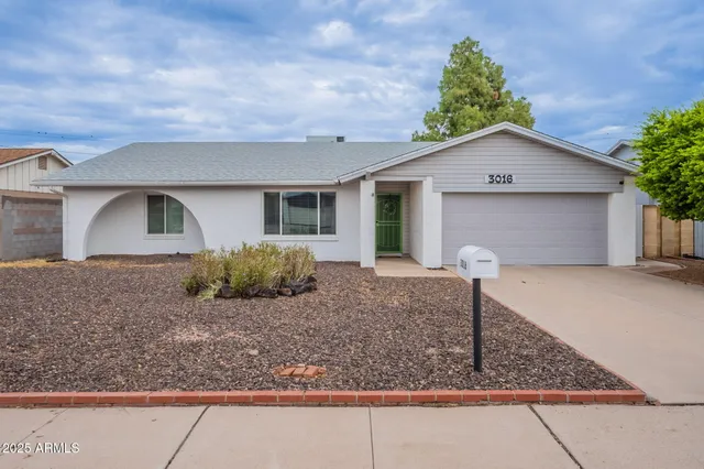$420,000 | 3016 West Acoma Drive, Phoenix, AZ 85053