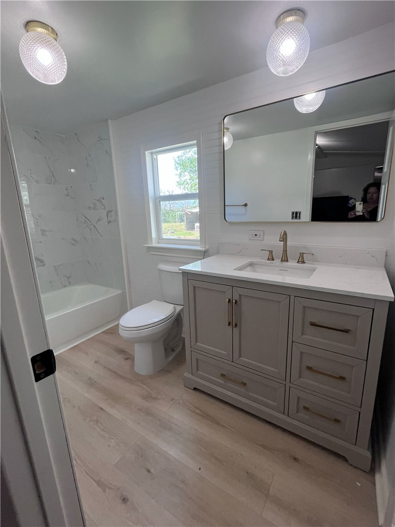 700 Lopez George West, TX 78022 - Photo 8 of 10