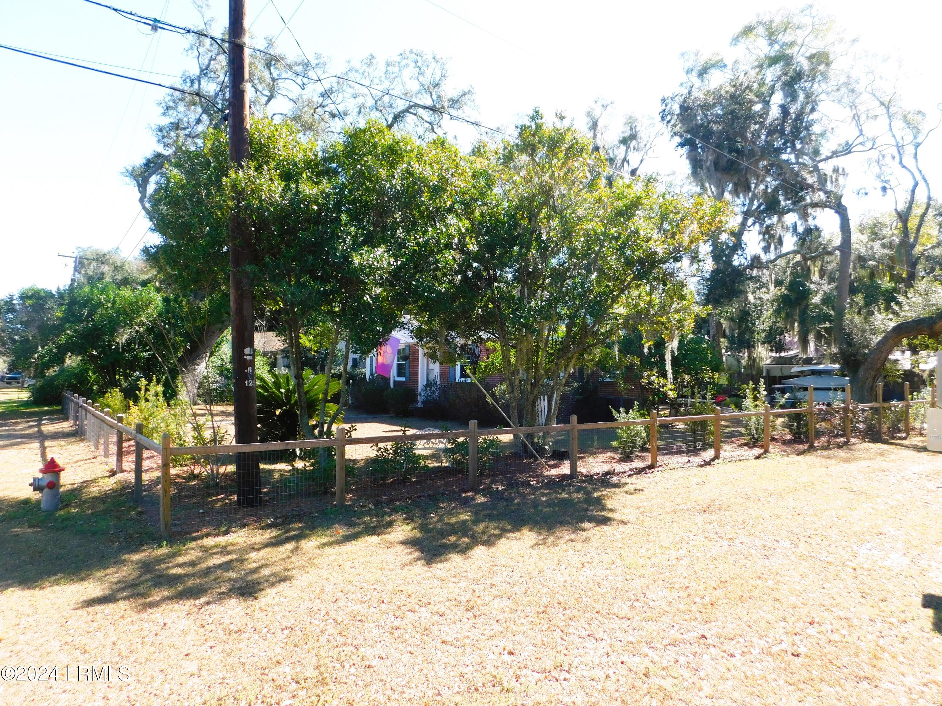 1213 16th Street Port Royal, SC 29935 - Photo 35 of 50 Side Right