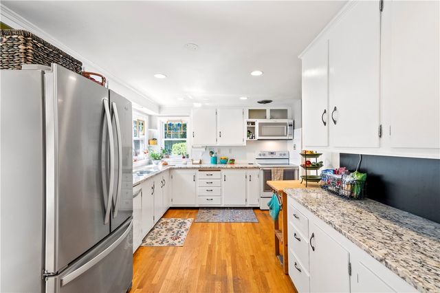 $730,000 | 36 Apple Tree Lane, Warwick, RI 02888