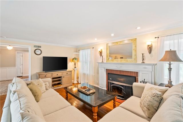 $730,000 | 36 Apple Tree Lane, Warwick, RI 02888