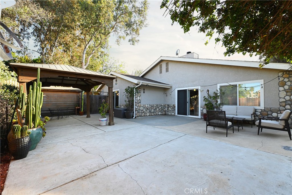 17371 Mockingbird Canyon Road Riverside, CA 92504 - Photo 45 of 73 Rear Patio area