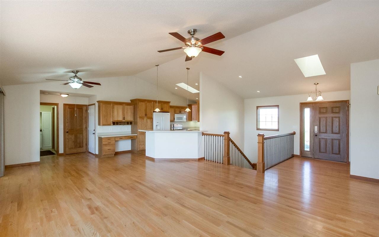 1084 Windmill View Court Riverside, IA 52327 - Photo 14 of 43 Gallery Image 14