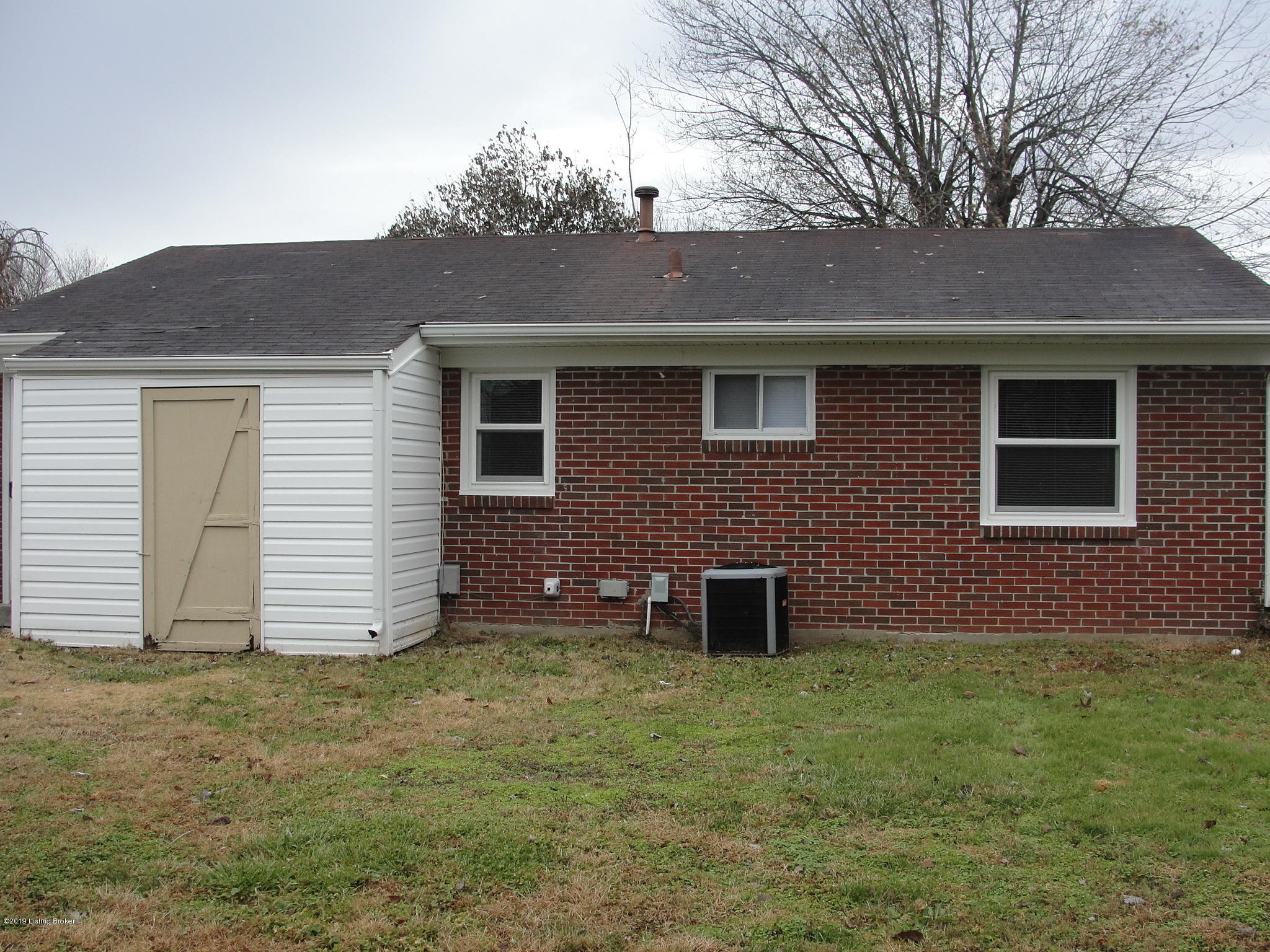 11013 Torrington Road Louisville, KY 40272 - Photo 3 of 19 2019-11-21 12.21.35