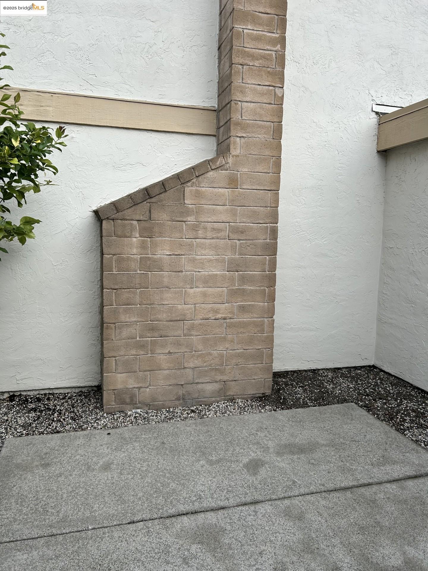 1363 Ridgecrest Road Pinole, CA 94564 - Photo 21 of 37 a view of wooden door