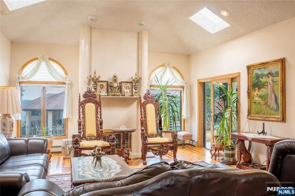 $1,699,000 | 8 Lookout Point Trail, Totowa, NJ 07512