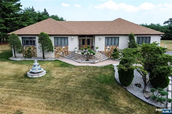 $1,699,000 | 8 Lookout Point Trail, Totowa, NJ 07512