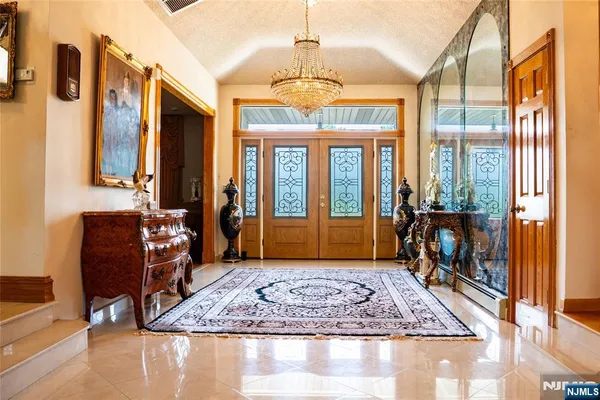$1,699,000 | 8 Lookout Point Trail, Totowa, NJ 07512