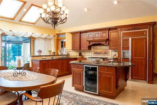 $1,699,000 | 8 Lookout Point Trail, Totowa, NJ 07512