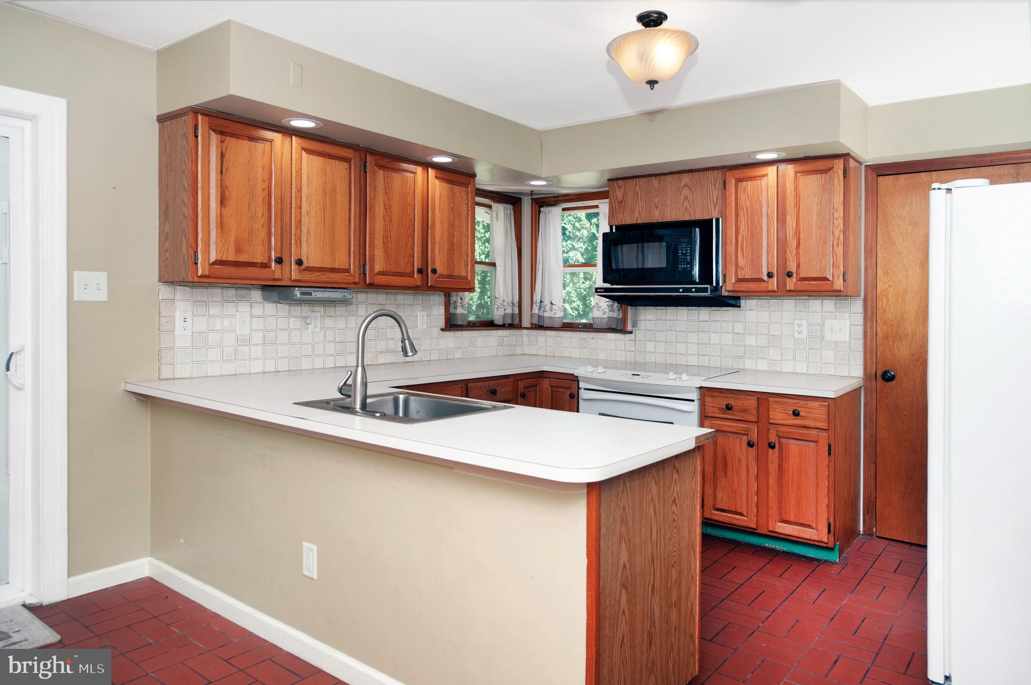 204 Haag Road Reading, PA 19606 - Photo 8 of 24