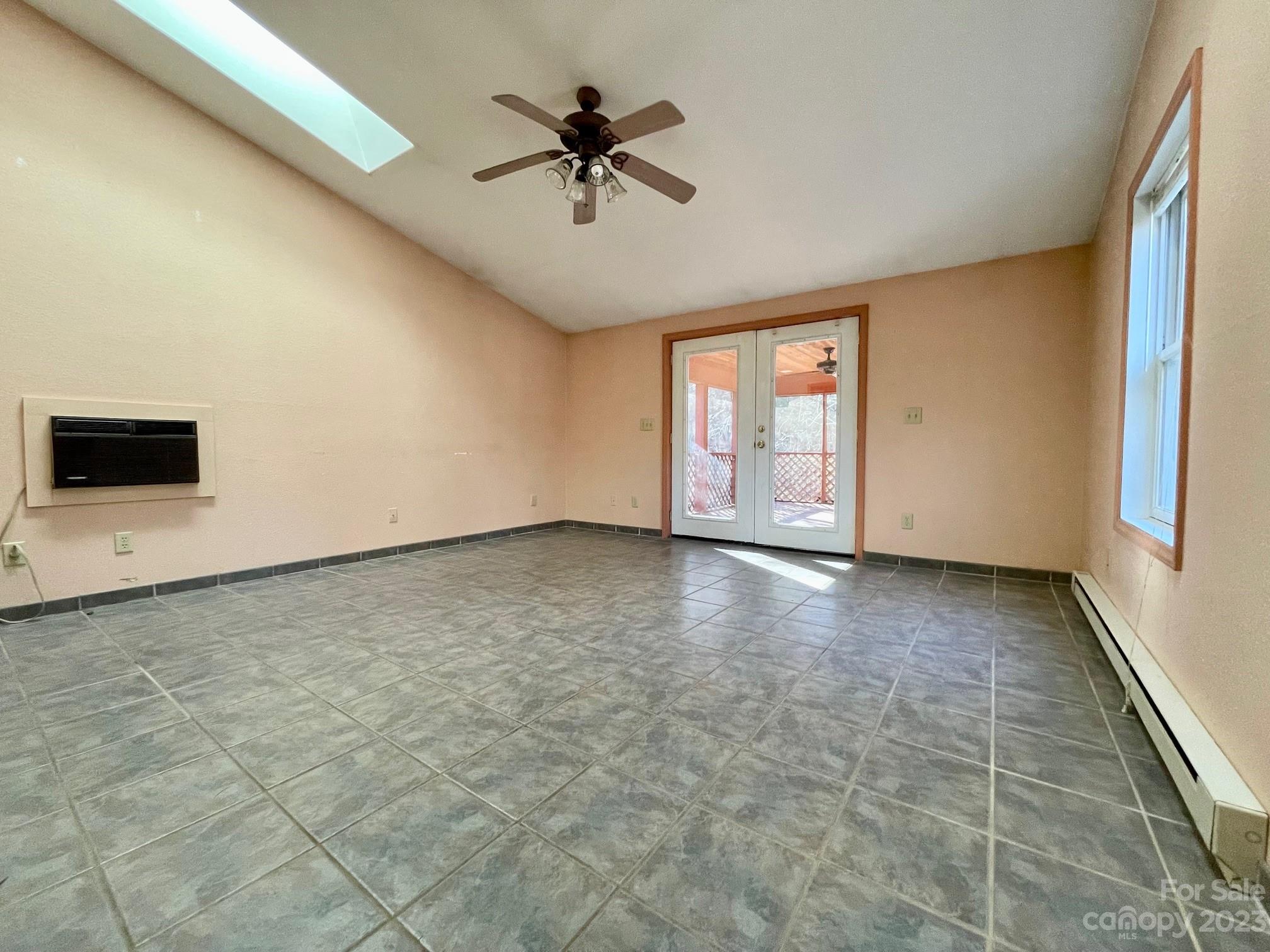 417 Rowland Rd. Swannanoa, NC 28778 - Photo 11 of 28 Gallery Image 11