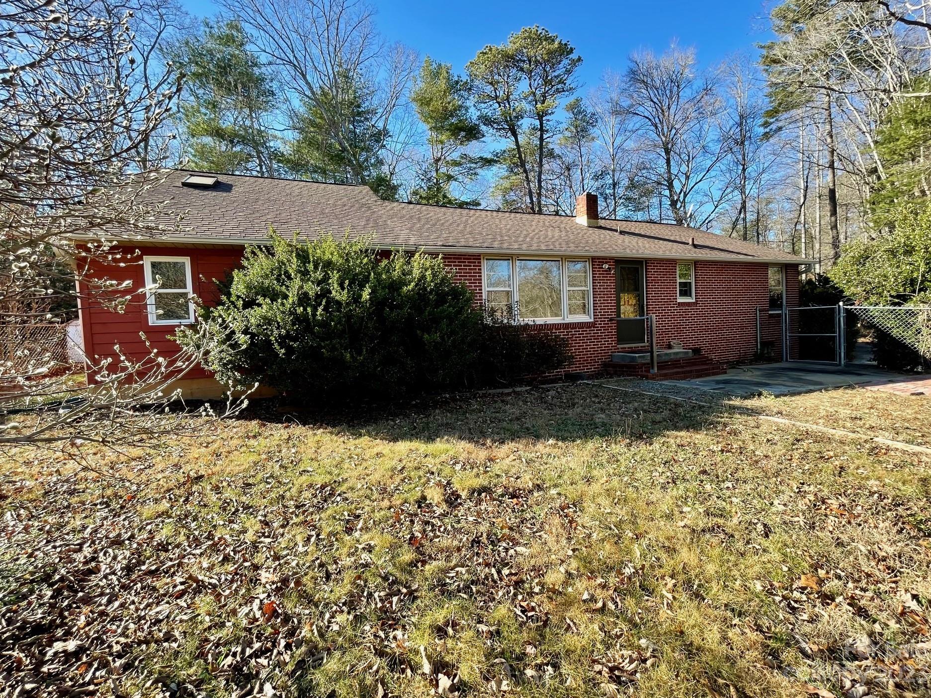417 Rowland Rd. Swannanoa, NC 28778 - Photo 2 of 28 Gallery Image 2