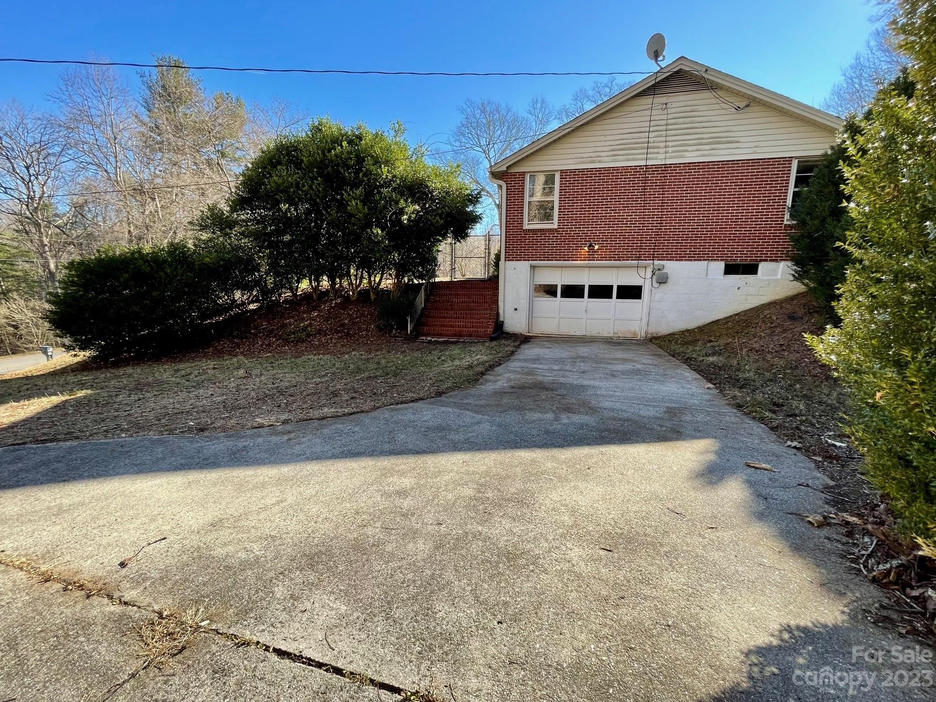 417 Rowland Rd. Swannanoa, NC 28778 - Photo 21 of 28 Gallery Image 21