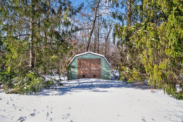 $319,900 | 1956 Trinity Lane, Jackson, MI 49201