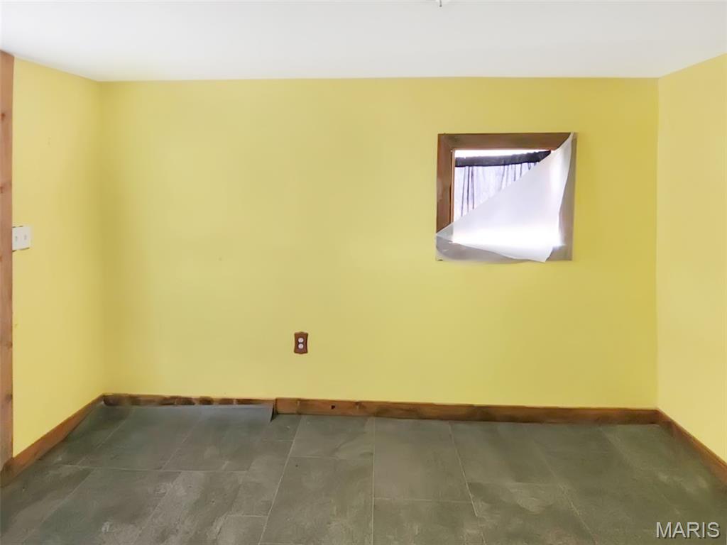 407 East Salling Street Perry, MO 63462 - Photo 13 of 15