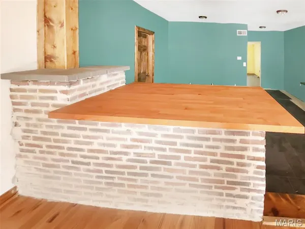 $89,900 | 407 East Salling Street, Perry, MO 63462