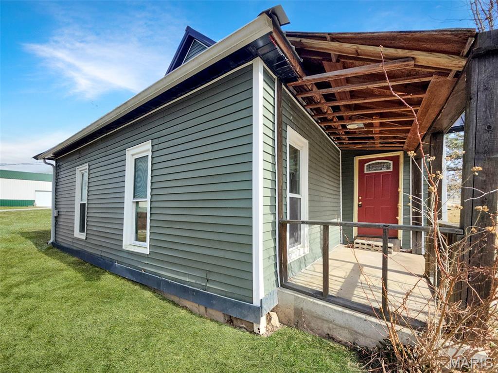 407 East Salling Street Perry, MO 63462 - Photo 4 of 15