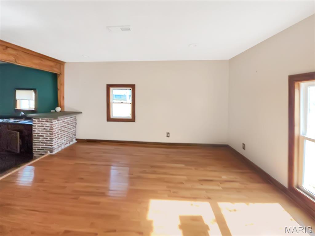 407 East Salling Street Perry, MO 63462 - Photo 5 of 15