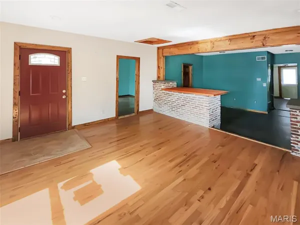 $89,900 | 407 East Salling Street, Perry, MO 63462