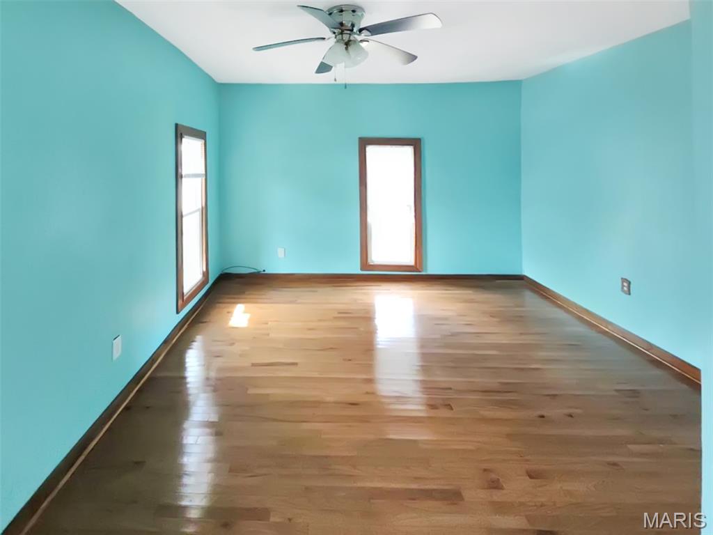 407 East Salling Street Perry, MO 63462 - Photo 7 of 15