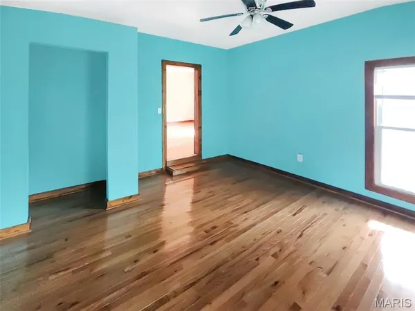 $89,900 | 407 East Salling Street, Perry, MO 63462