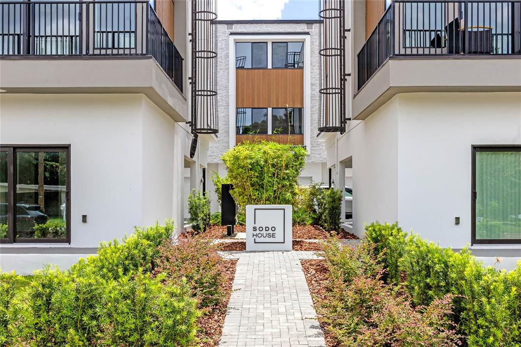 48 West Harding Street, Unit A Orlando, FL 32806 - Photo 3 of 33