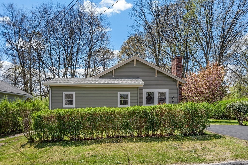 19 Wayside Road Worcester, MA 01605 - Photo 2 of 30 Gallery Image 2