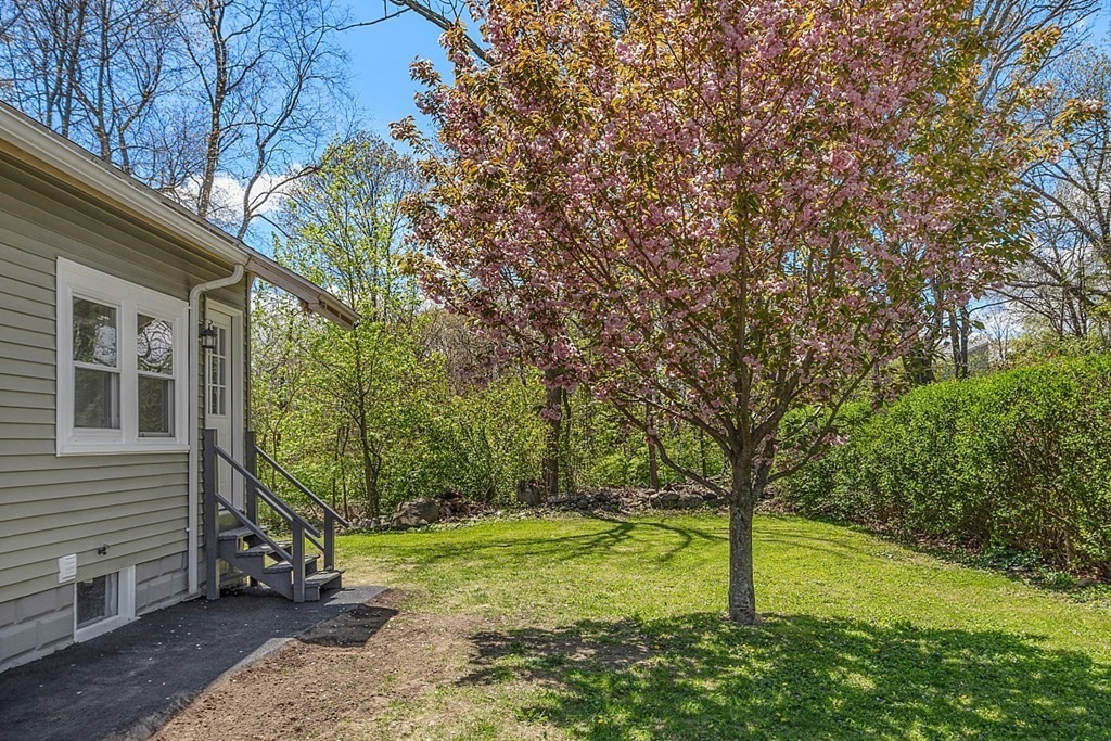 19 Wayside Road Worcester, MA 01605 - Photo 7 of 30 Gallery Image 7
