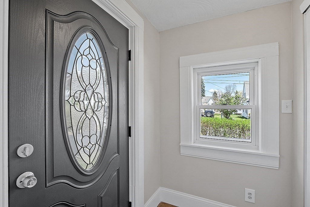 19 Wayside Road Worcester, MA 01605 - Photo 9 of 30 Gallery Image 9