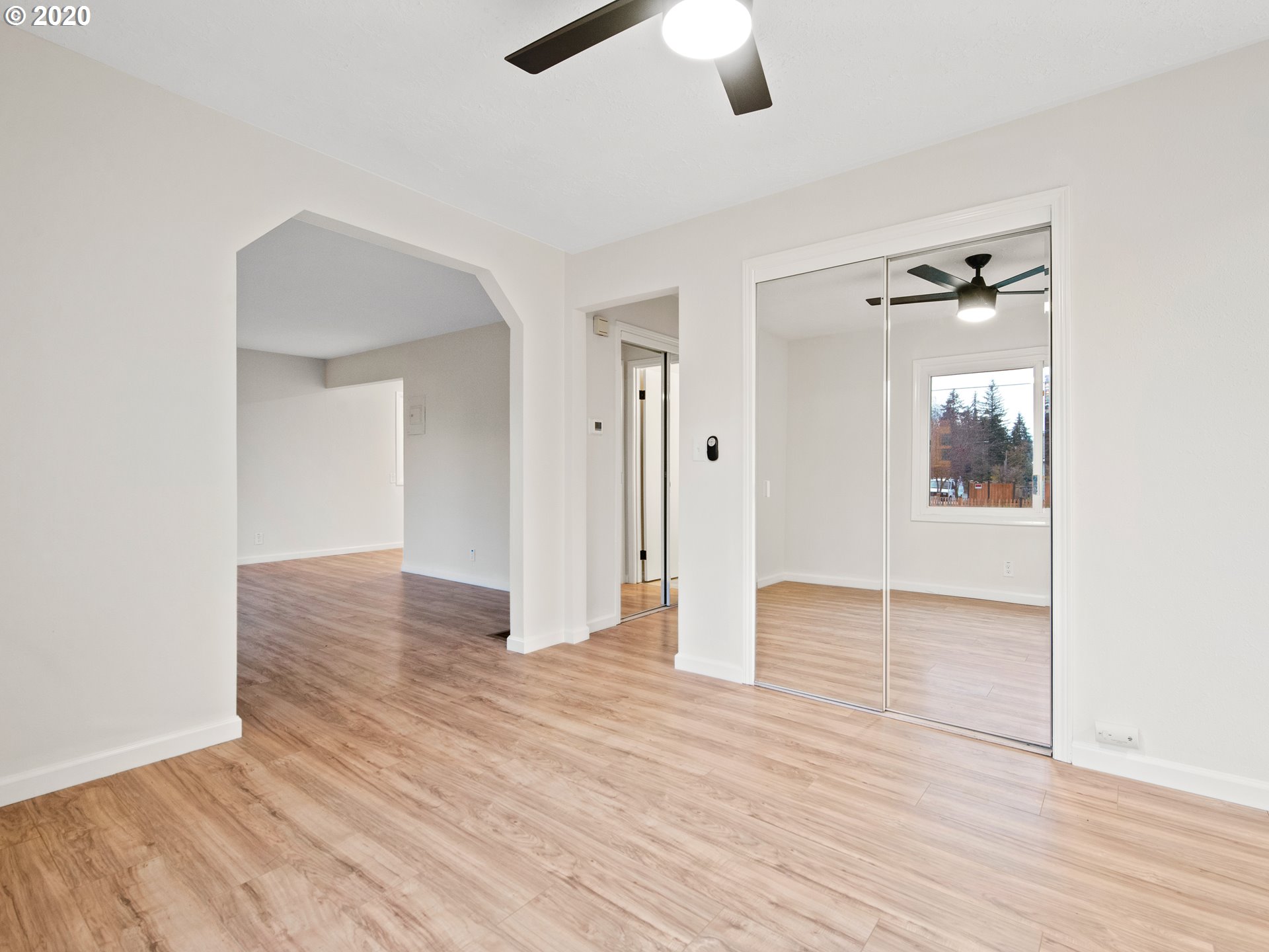 14805 Southeast Main Street Portland, OR 97233 - Photo 11 of 32