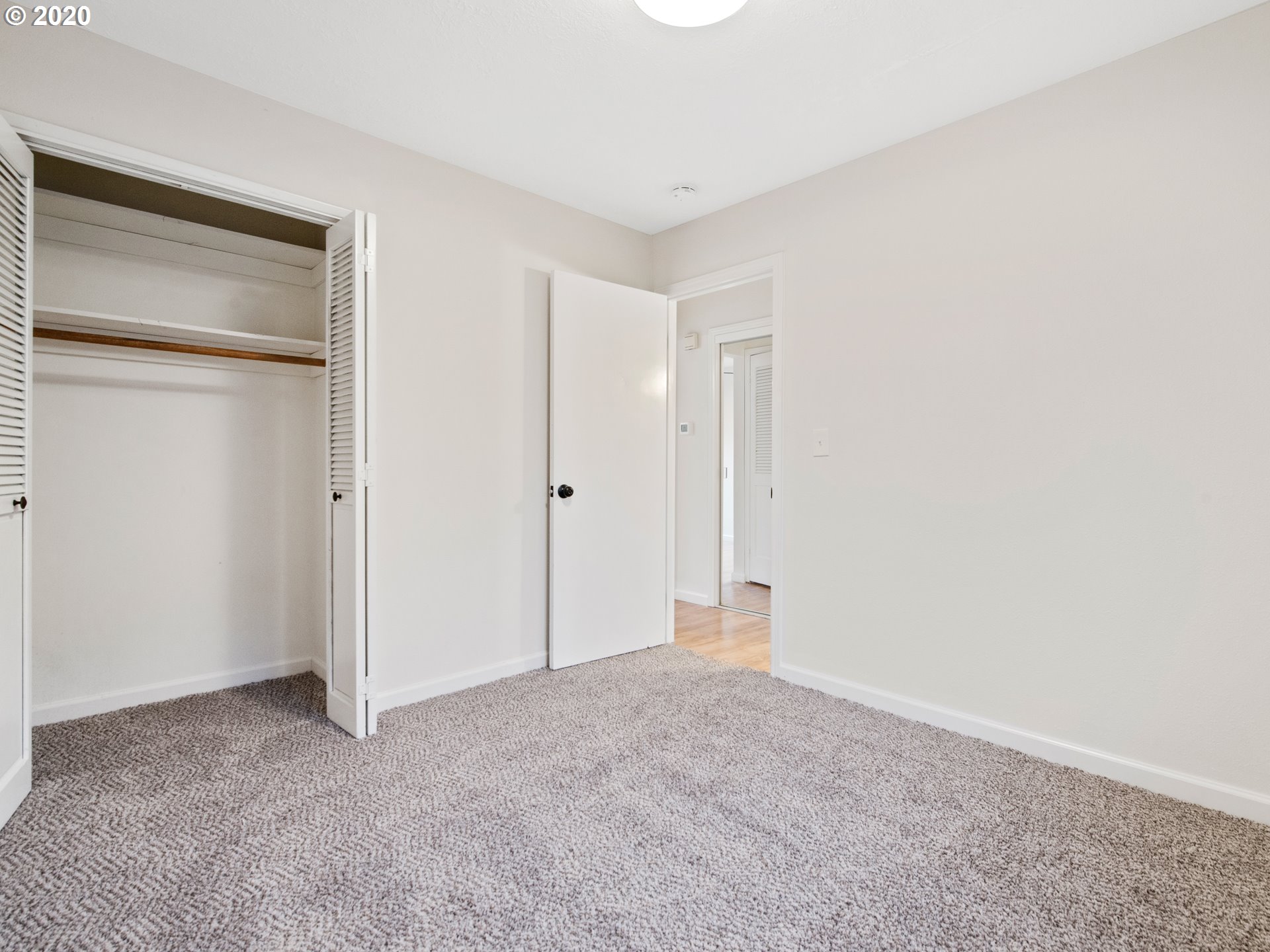 14805 Southeast Main Street Portland, OR 97233 - Photo 14 of 32