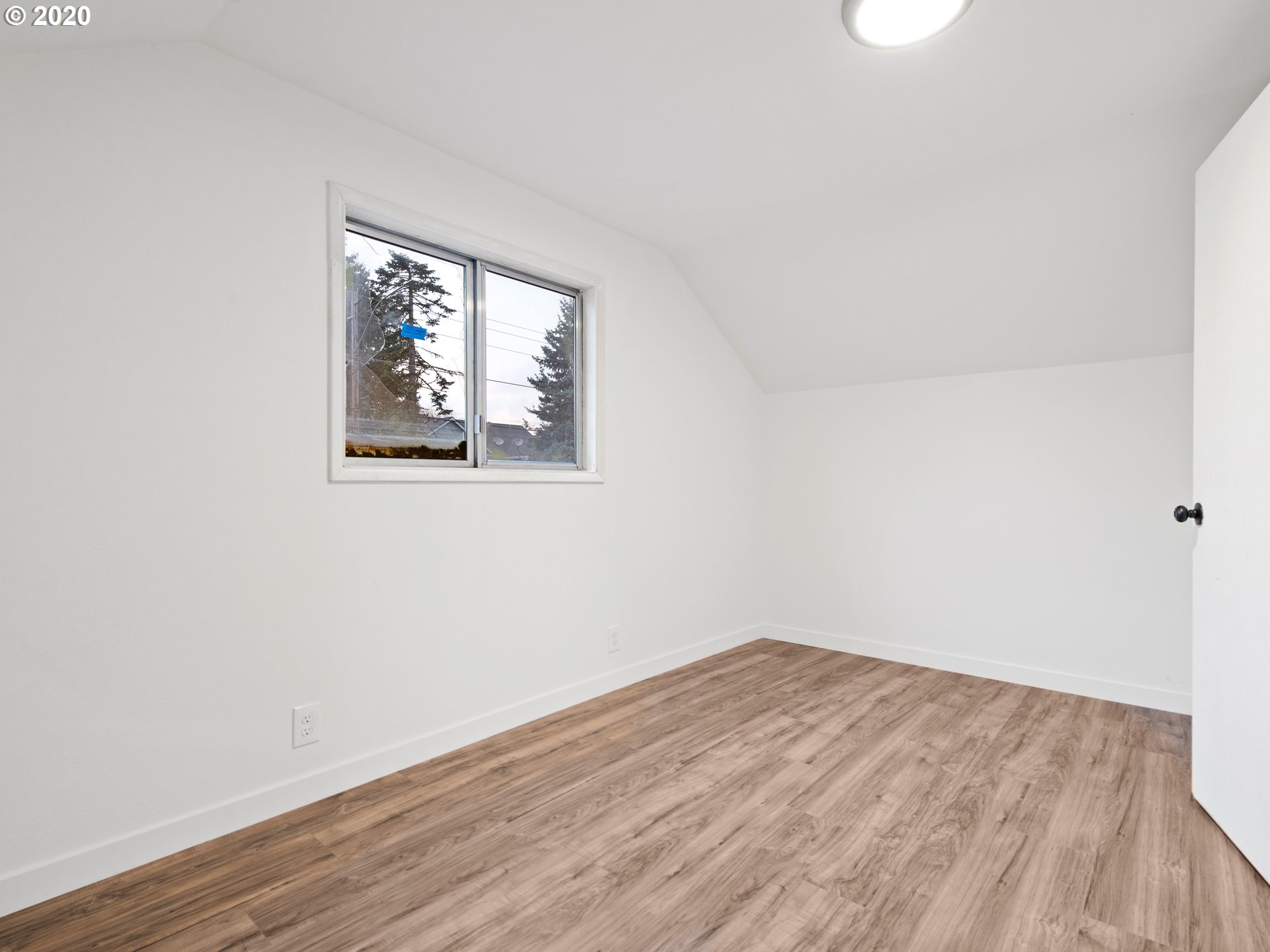 14805 Southeast Main Street Portland, OR 97233 - Photo 24 of 32