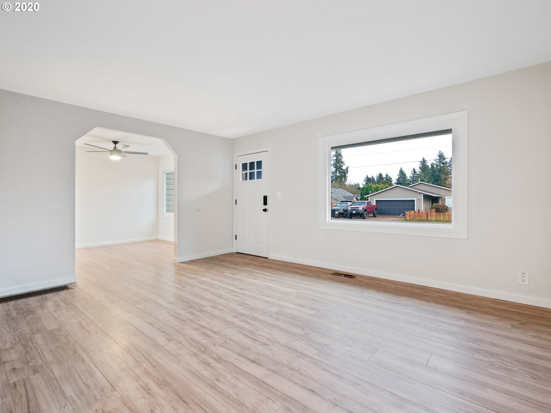 14805 Southeast Main Street Portland, OR 97233 - Photo 4 of 32