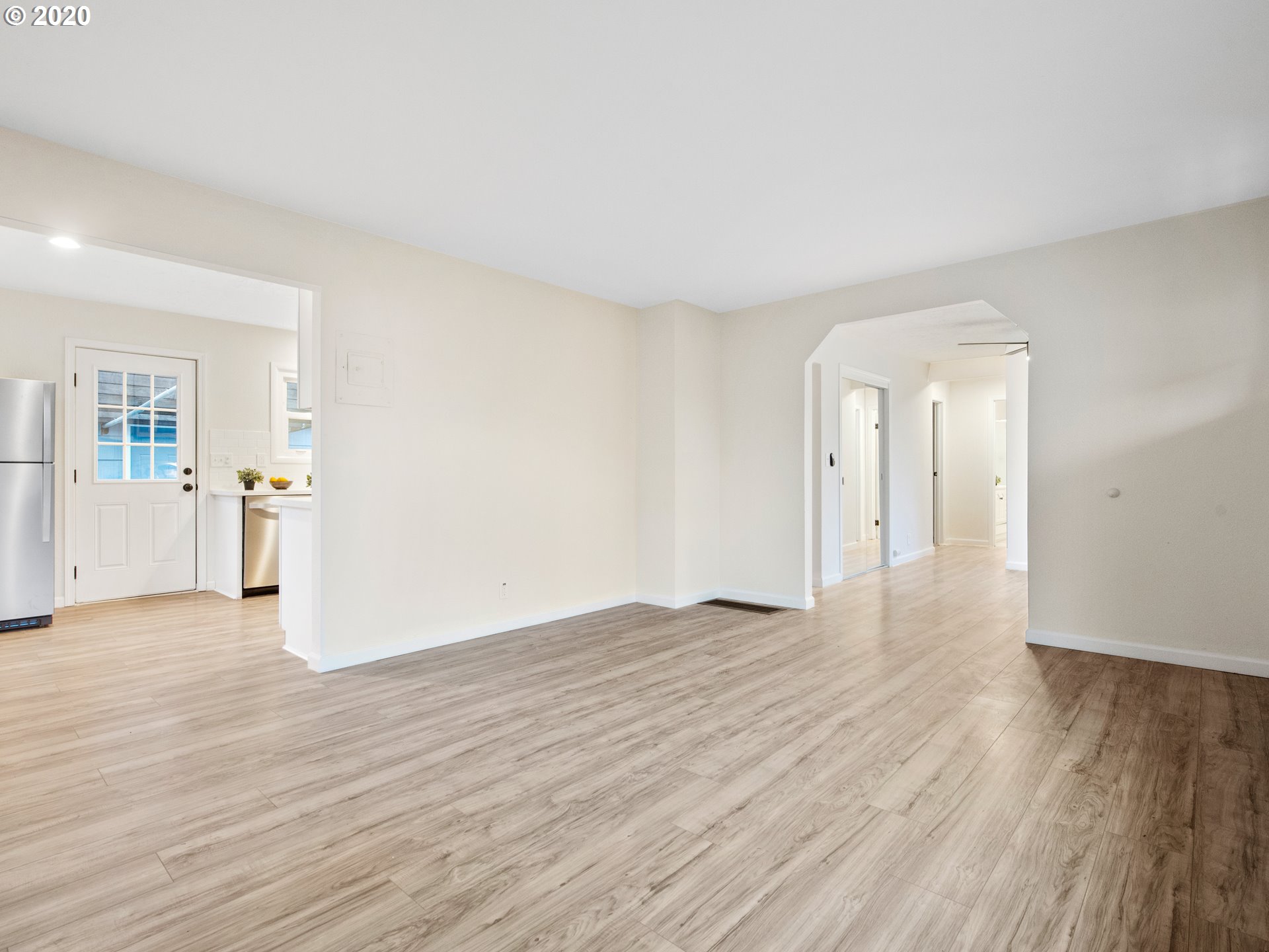 14805 Southeast Main Street Portland, OR 97233 - Photo 6 of 32
