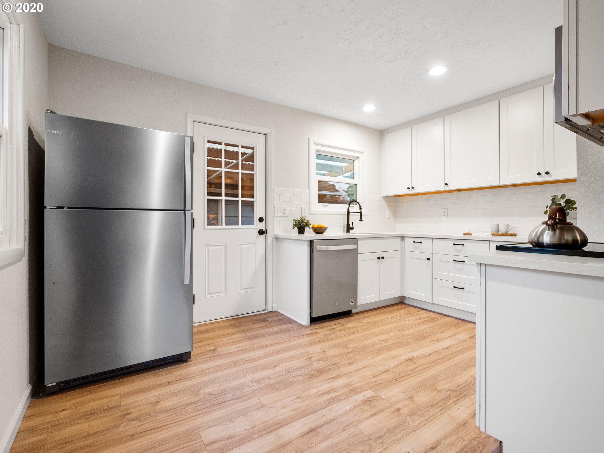 14805 Southeast Main Street Portland, OR 97233 - Photo 7 of 32