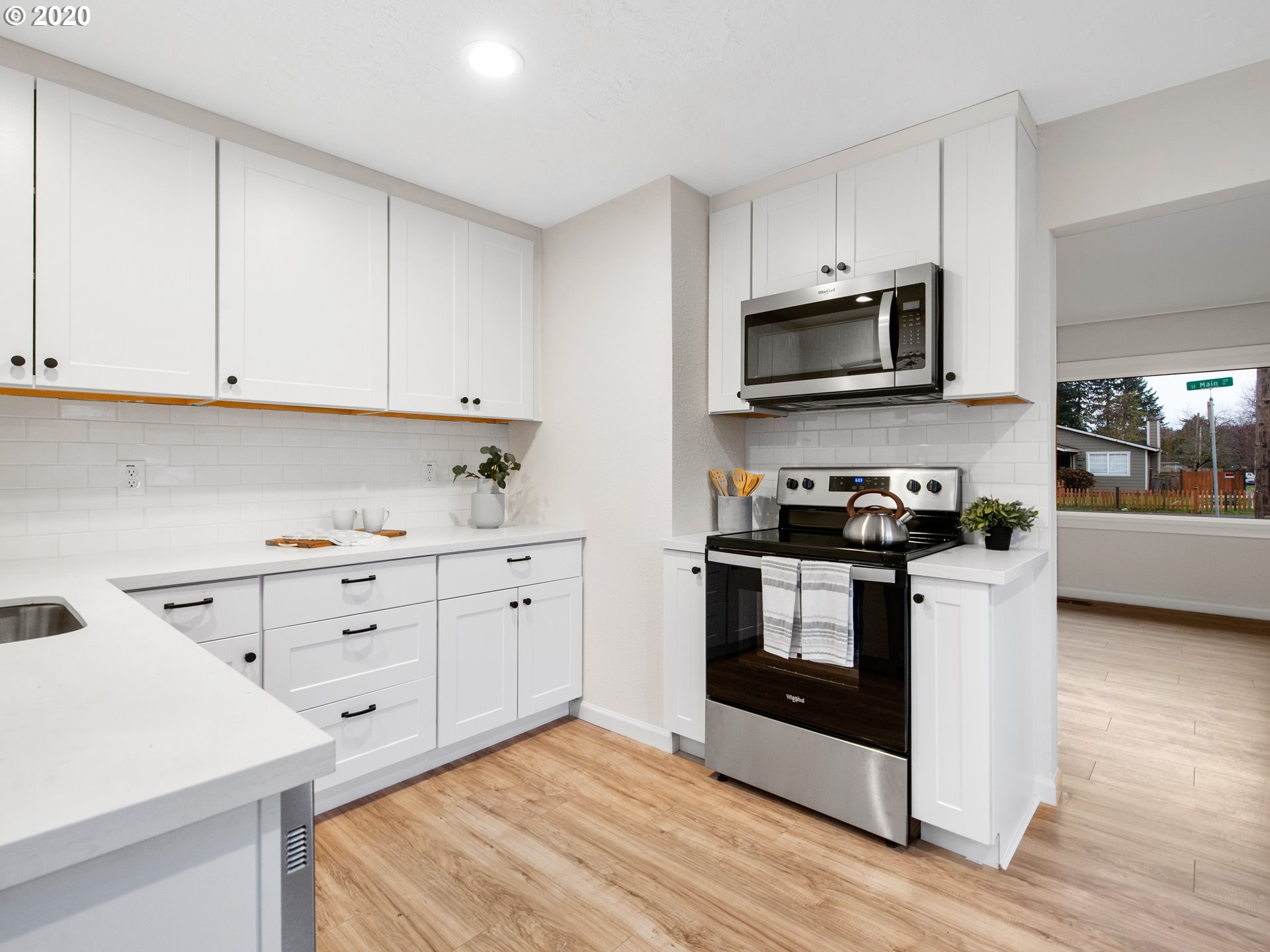 14805 Southeast Main Street Portland, OR 97233 - Photo 8 of 32