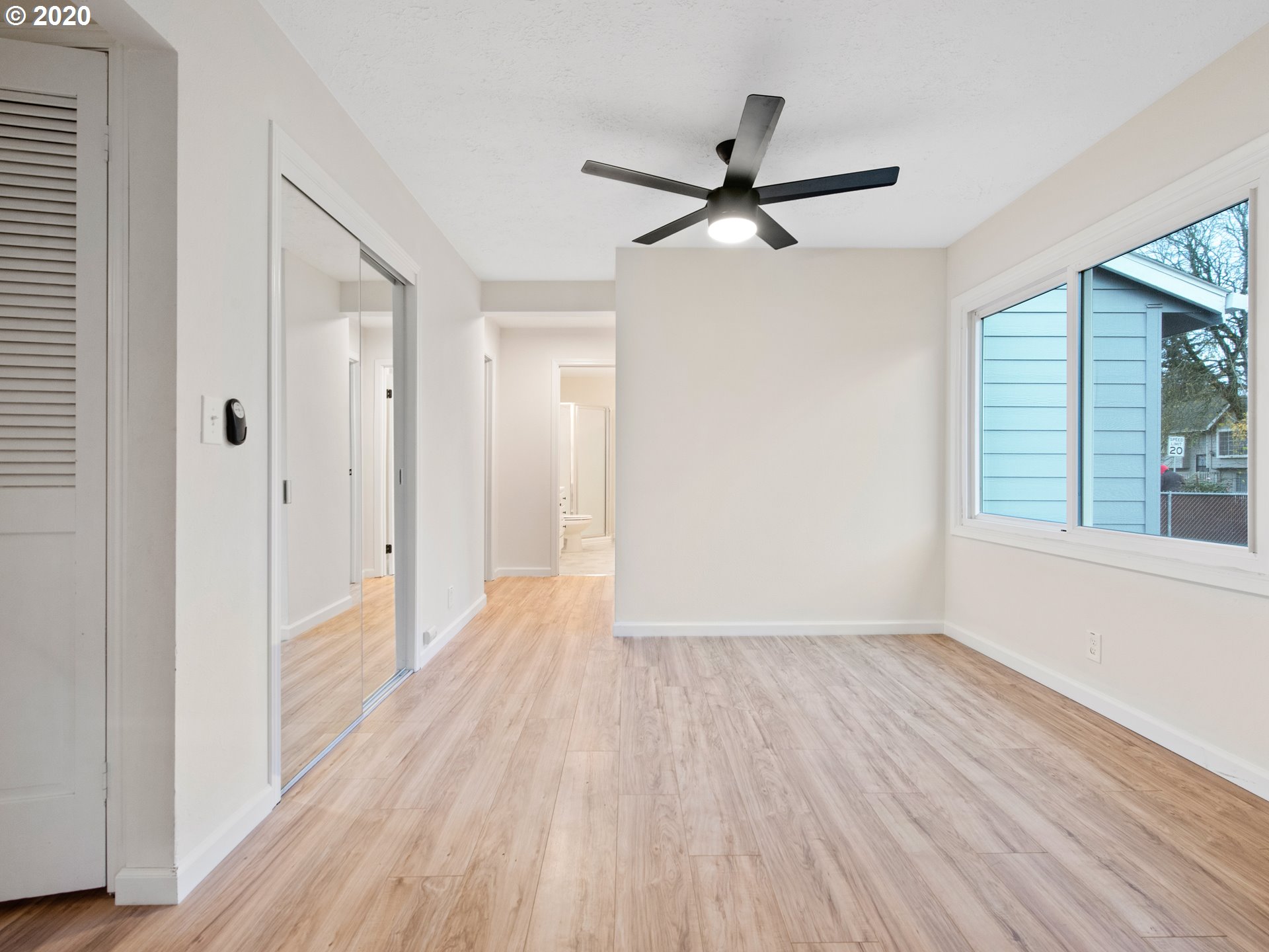 14805 Southeast Main Street Portland, OR 97233 - Photo 9 of 32