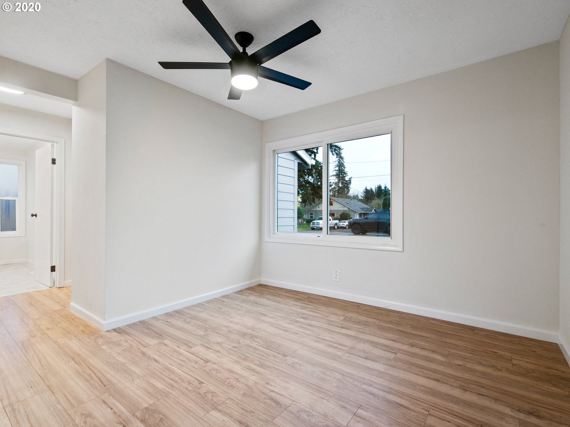 14805 Southeast Main Street Portland, OR 97233 - Photo 10 of 32