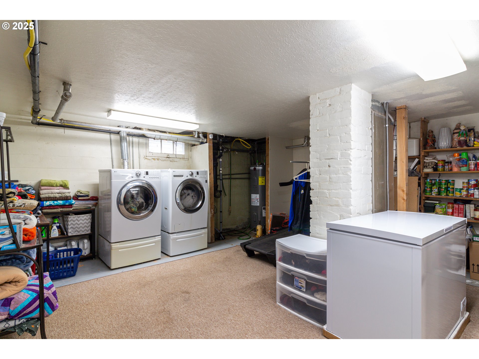 11 South Thielsen Street Echo, OR 97826 - Photo 13 of 14 a utility room with dryer and washer