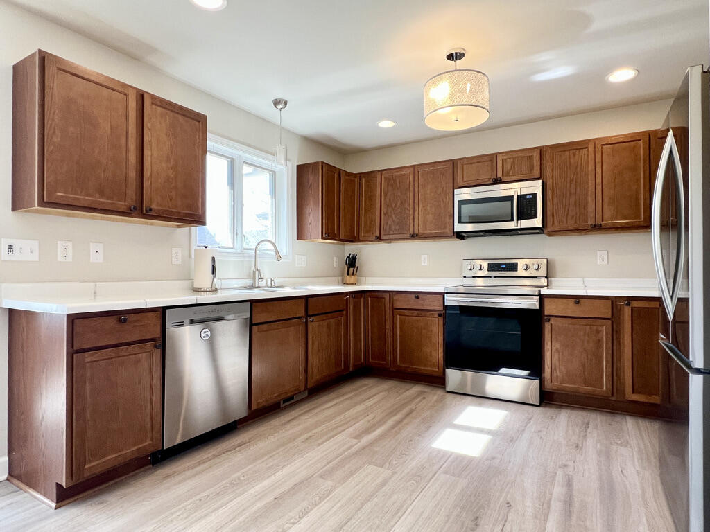 231 Windmill Lane Walworth, WI 53184 - Photo 13 of 38 2E6A134D-144E-4B8B-AA19-FB62B50909FB_1_1