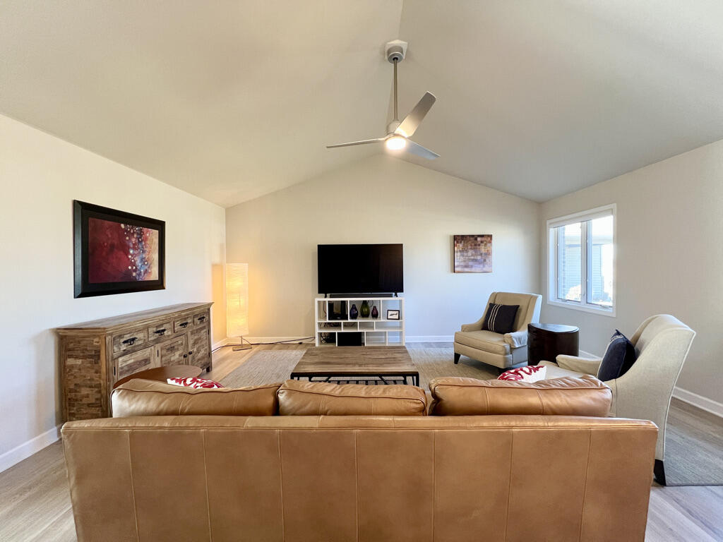 231 Windmill Lane Walworth, WI 53184 - Photo 6 of 38 EB354F57-E48D-4B24-8E48-E13156EE5522_1_1