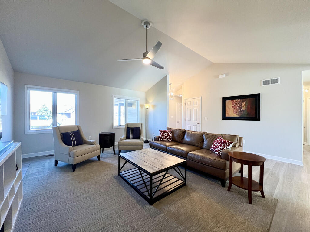 231 Windmill Lane Walworth, WI 53184 - Photo 7 of 38 119A7B4A-9EDA-483E-BBB4-D360C8B6AEB6_1_1