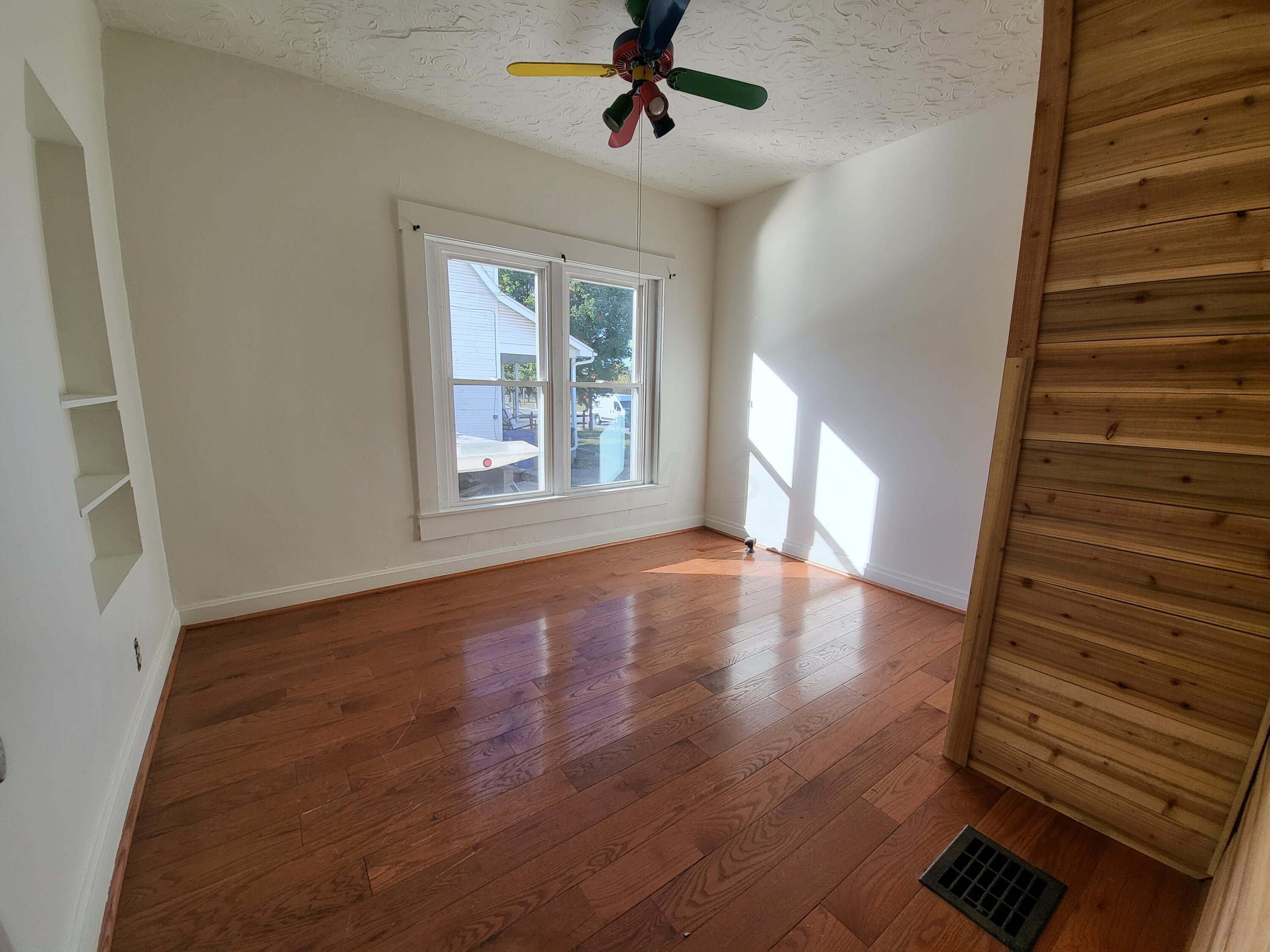 2590 Lockbourne Road Columbus, OH 43207 - Photo 4 of 13 Bedroom #2