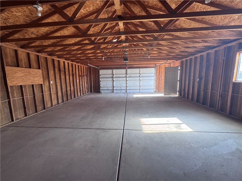 3053 McConnico Road Golden Valley, AZ 86413 - Photo 14 of 18 View of garage