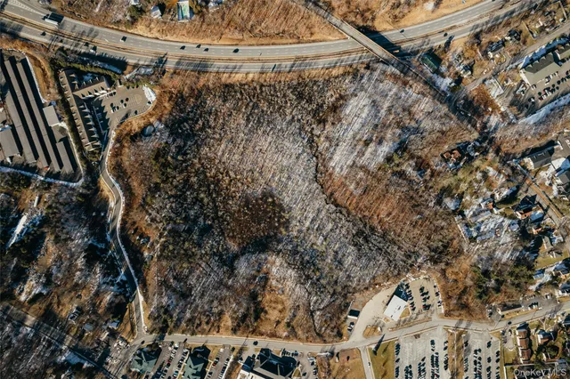 a view of an outdoor space